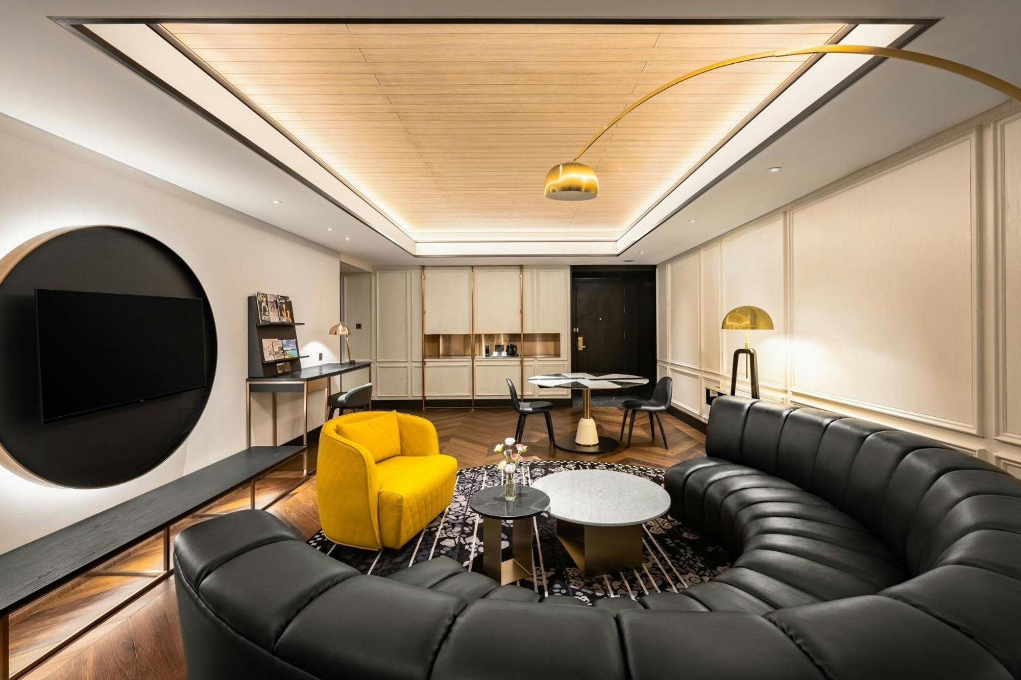 Le Méridien Taichung Extérieur photo The interior of the 2018-built lounge