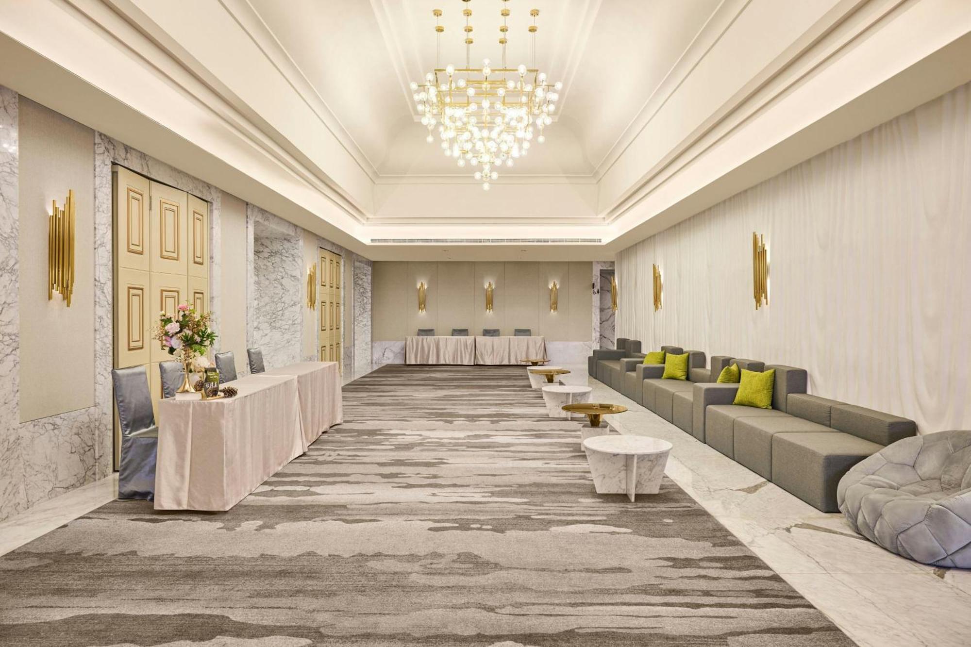 Le Méridien Taichung Extérieur photo The Grand Ballroom Foyer